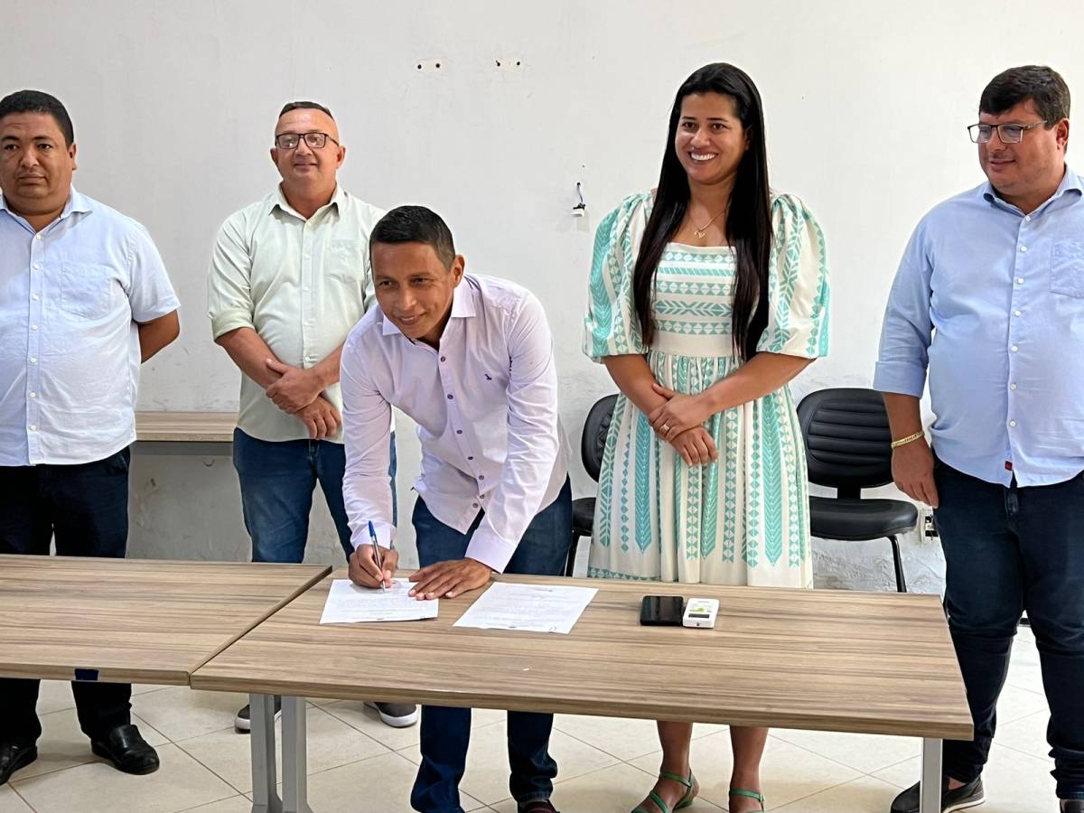 Prefeita empossa dois novos secretários em Leverger 
