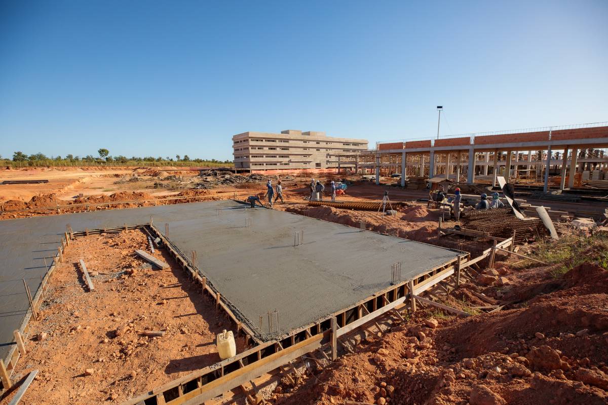 Novo Hospital Universitário entre Cuiabá e Leverger chega a 40% de execução das obras