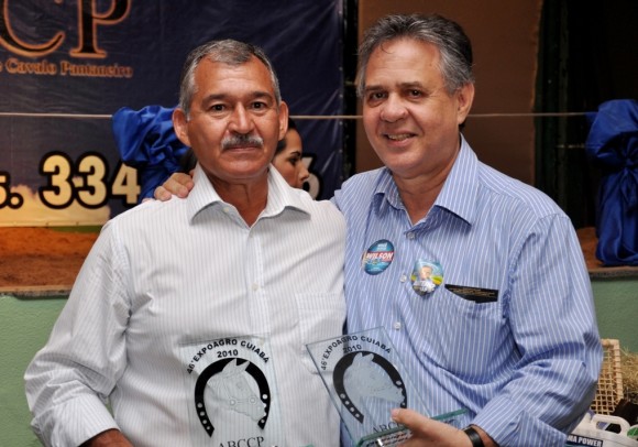 ANTERO PRESTIGIA LEILÃO DO CAVALO PANTANEIRO