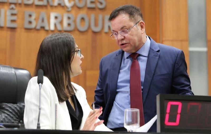 A pedido de Botelho, Janaina segura 2ª votação do PL da pesca
