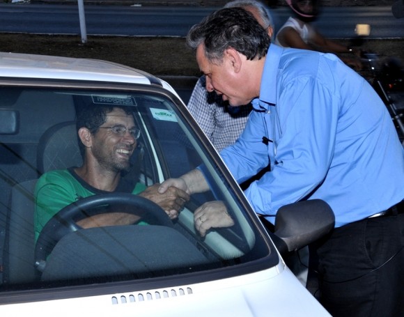 EM ARRASTÃO, ANTERO RECEBE APOIO DE ELEITORES EM VG