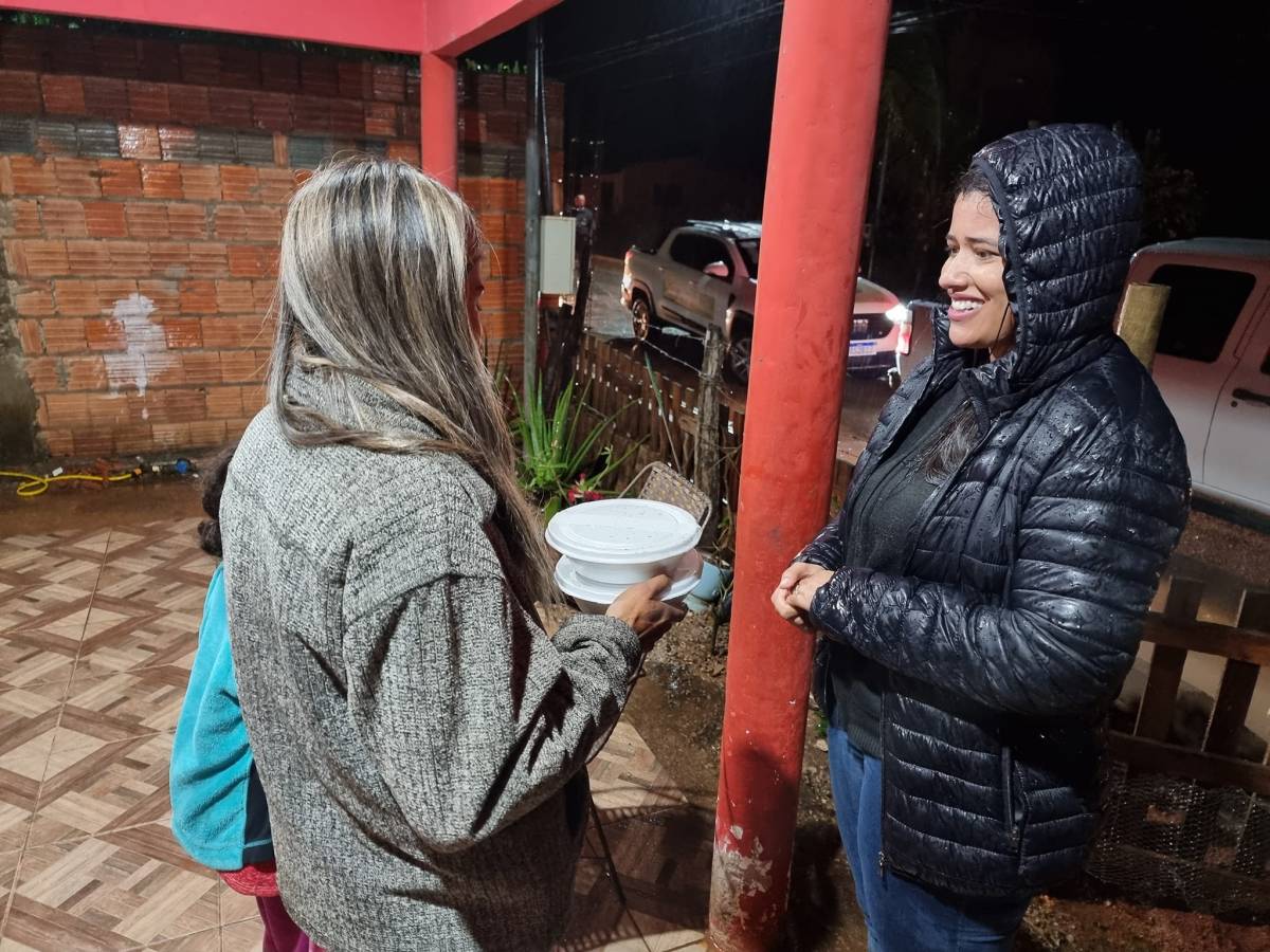Comida Quente e Corações Quentes: Prefeita confronta frio com ações solidárias; Veja Fotos