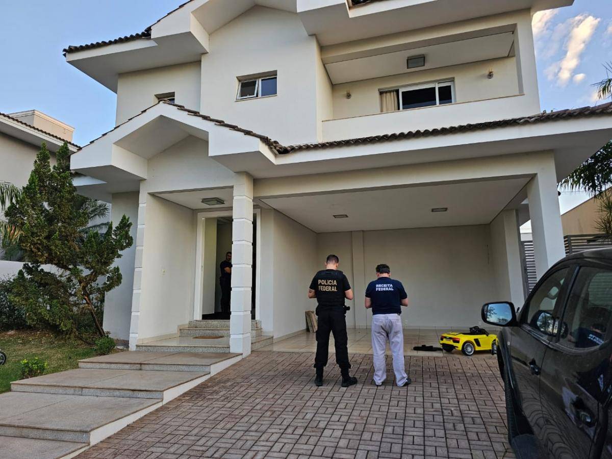 PF e Receita Federal desarticulam esquema de contrabando; Shopping Popular e casas de luxo são alvos;<VIDEO>