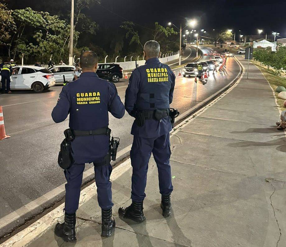 Seis pessoas são presas e 50 veículos removidos durante Operação Lei Seca