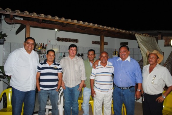 GRUPO DE RIBEIRO TORRES DECLARA APOIO A EVANGELISTA