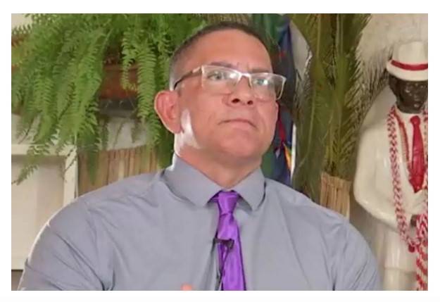 Líder religioso nega acusações e diz que vítimas queriam relacionamento 'a todo custo'