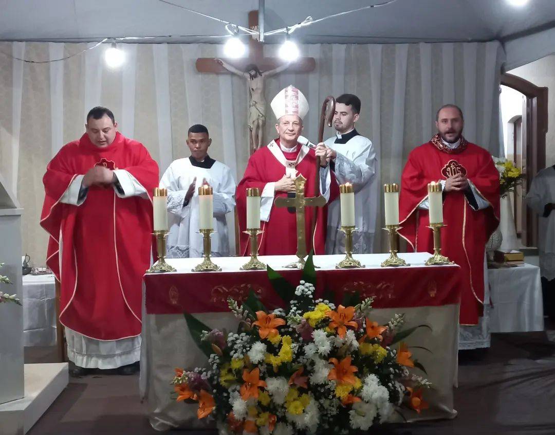Dom Mário Preside Cerimônia de Posse do Novo Pároco de Santo Antônio de Leverger; Veja Fotos