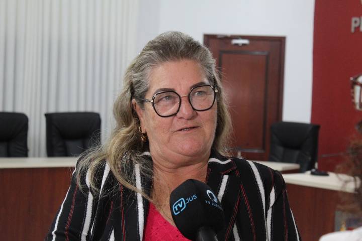 Escolas livres de conteúdo erótico: Proposta de vereadora Leila agora é Lei!