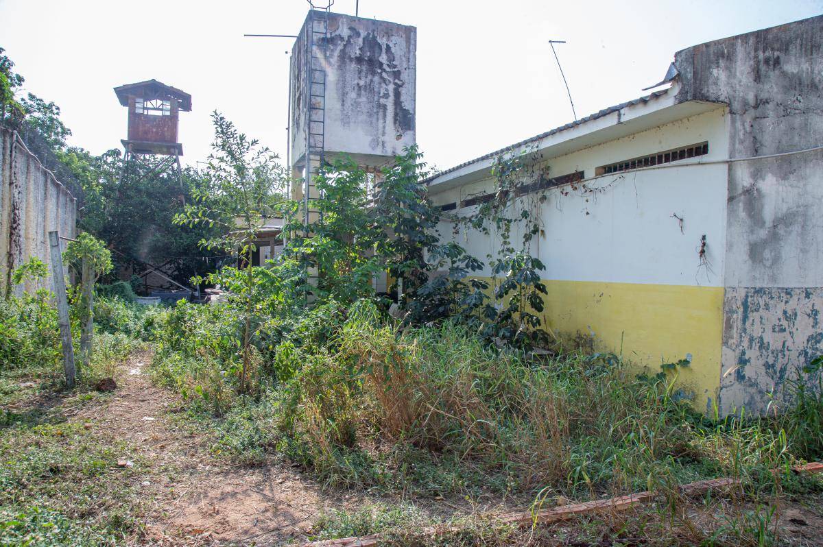Presídio abandonado vira sede de delegacia de forma improvisada