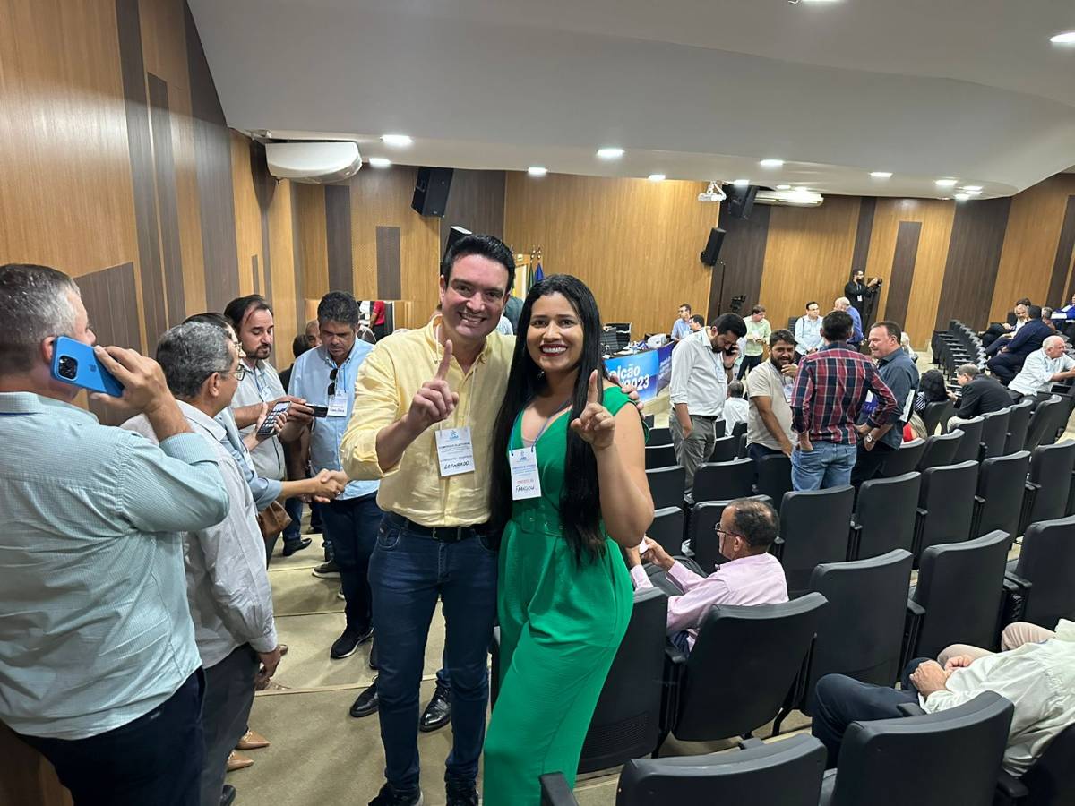 Francieli é eleita 1ª Tesoureira da AMM ao lado de Leonardo Bortolin que venceu a eleição para comandar a Associação dos municípios de MT