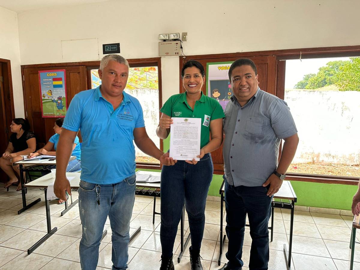 Prefeita Francieli e Rominho participam de importante reunião no Distrito de Mimoso