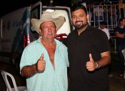 Prefeito revela abalo com sequestro do pai e explica afastamento das redes sociais
