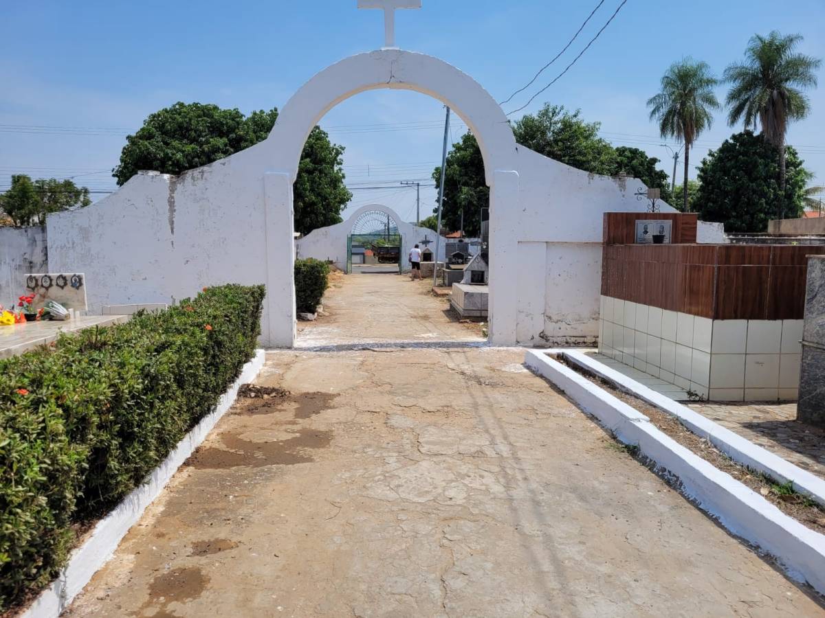Prefeitura de Leverger preparou cemitério municipal para receber visitantes no Dia de Finados; Veja fotos