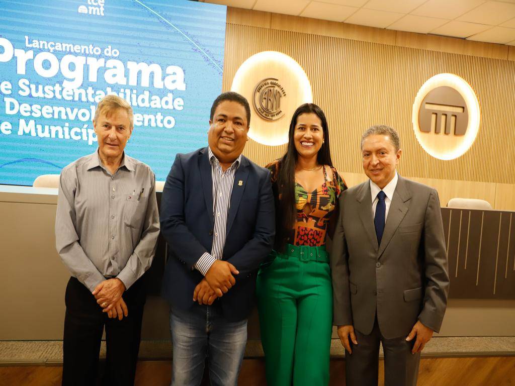 Francieli e Rômulo Queiroz marcam presença em programa inovador pelo desenvolvimento do município 