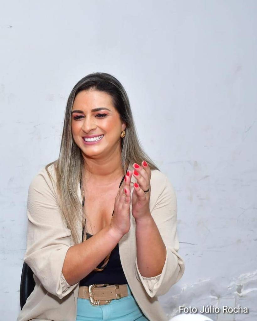 Professora Carol Lima será agraciada na 2ª edição do Prêmio Sabino Albertão em Mato Grosso