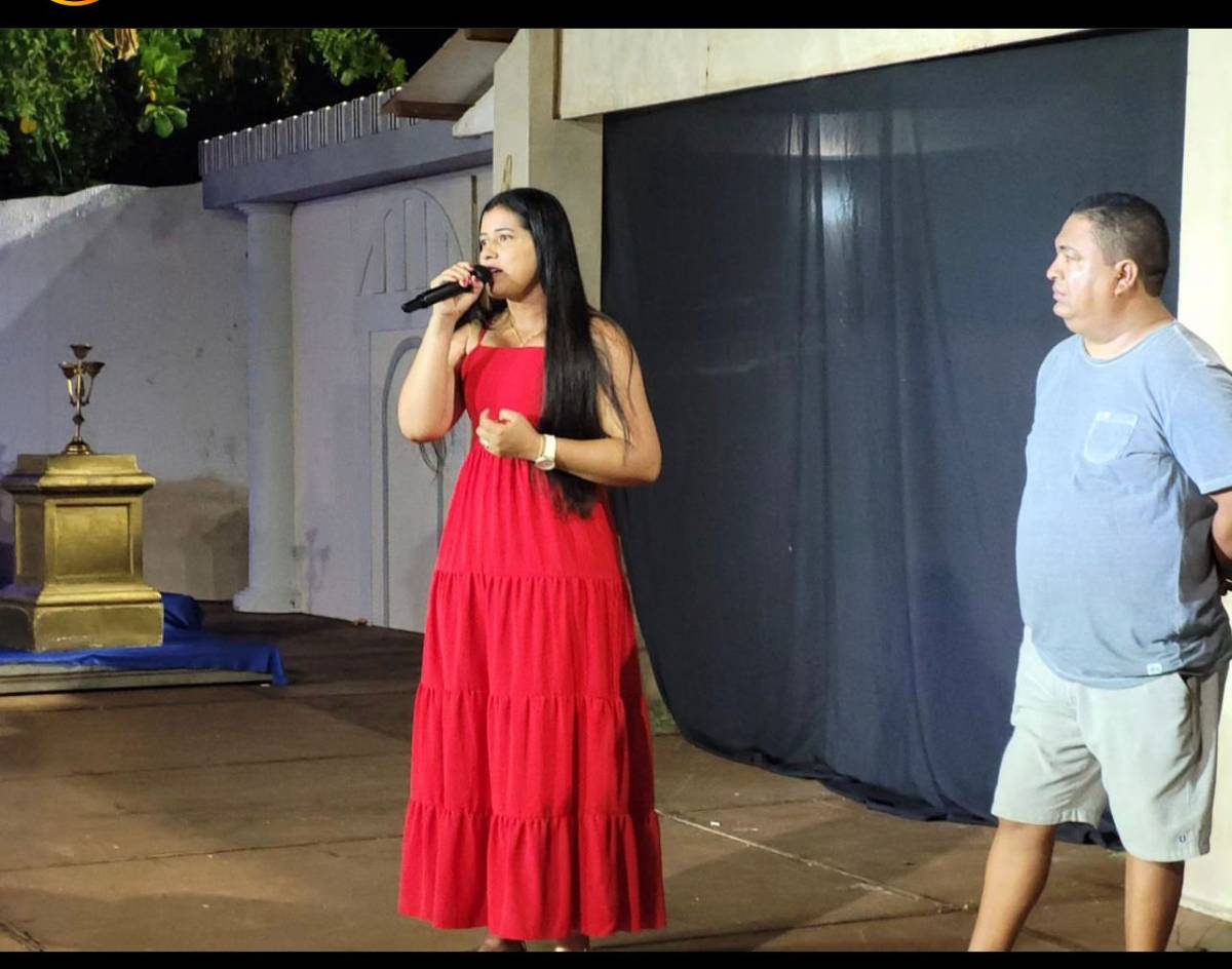Prefeita e Presidente da Câmara iluminam Leverger com abertura do espetáculo 