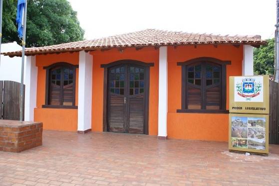 Câmara de Chapada atende sugestão de juiz e marca nova sessão para cassar Fabiana
