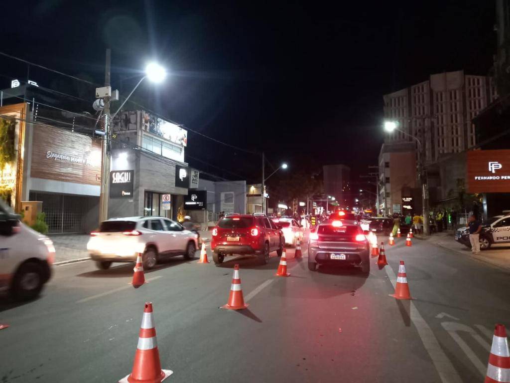 Operação Lei Seca prende 13 motoristas embriagados na madrugada deste domingo (07)