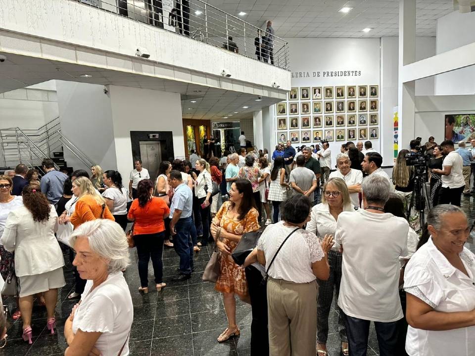 Servidores da ALMT reivindicam reajuste salarial para categoria em votação da LOA