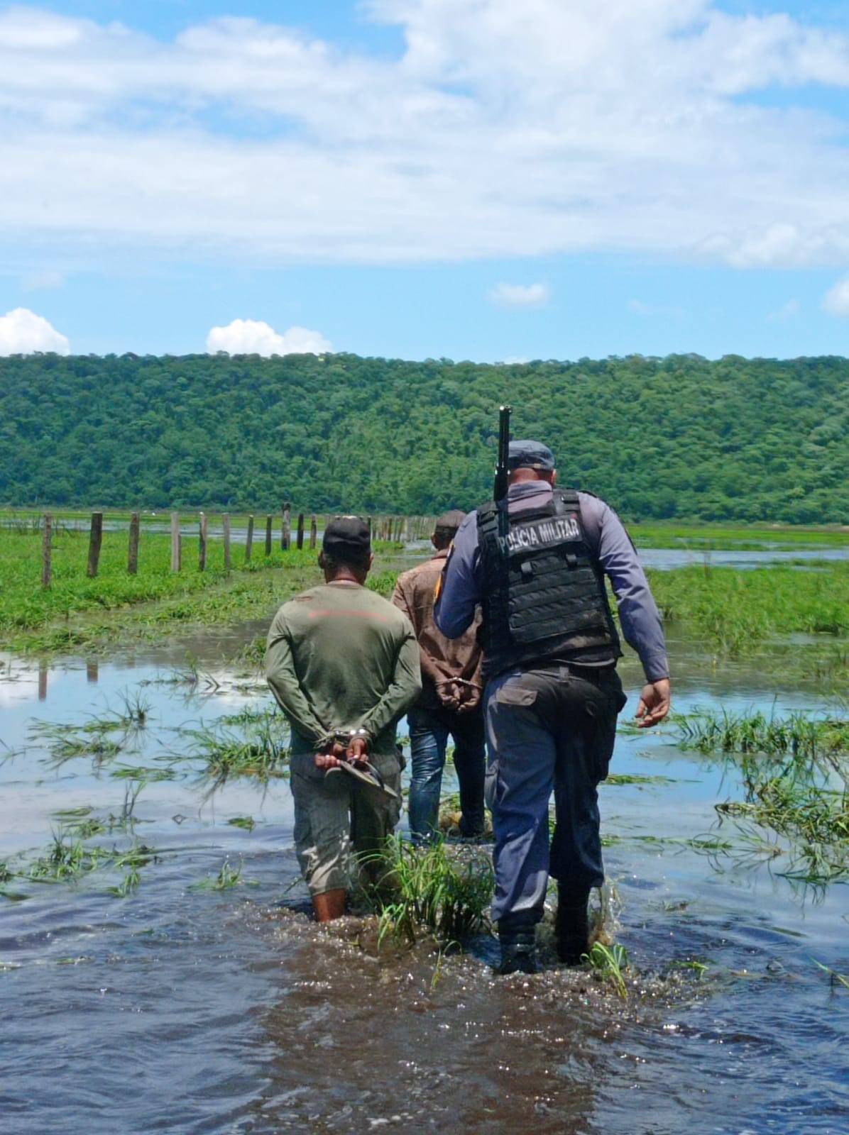 Guarnição da Polícia Militar intervém em conflito e efetua prisão na região de Mimoso;<VIDEO>