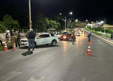 Operação Lei Seca prende 12 motoristas embriagados na madrugada deste domingo (04)