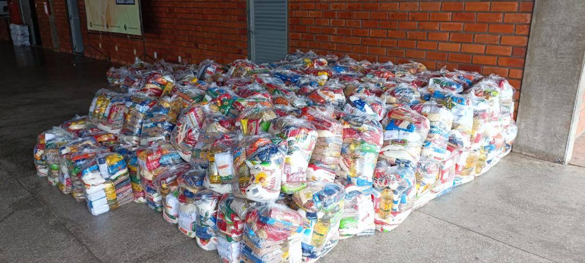Alimentos arrecadados no 37º Vinde e Vede são entregues as obras sociais da igreja