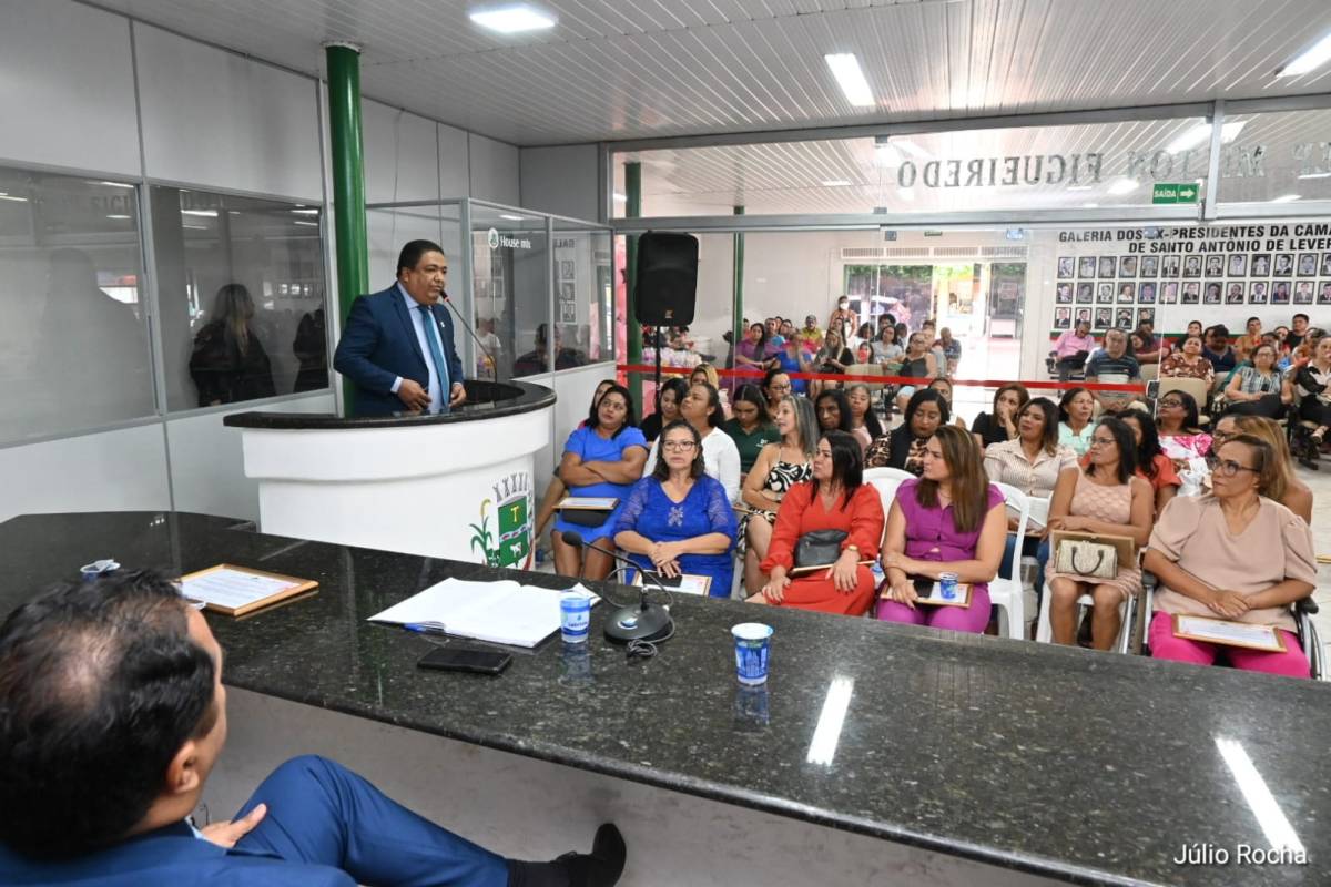 Rominho destaca histórica presença de mulheres no Executivo e Legislativo e espaço para debater tema;<VIDEO>