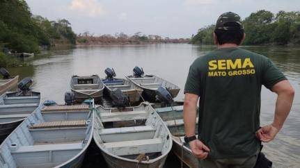 13 pescadores são detidos por atividade em área irregular e tem peixes recolhidos
