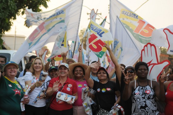 Famílias do Jardim Ubirajara votam em Maggi e Silval