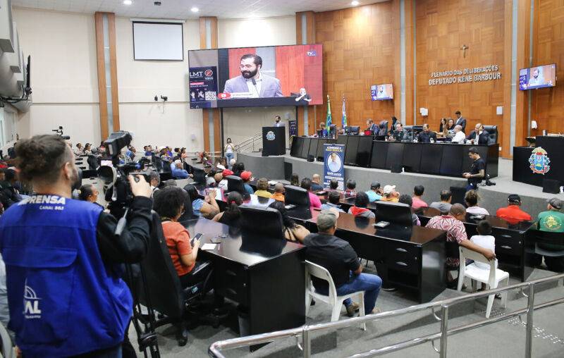 Prefeita Francieli recebe apoio de lideranças após polêmica sobre a lei do Transporte Zero;<VIDEO>