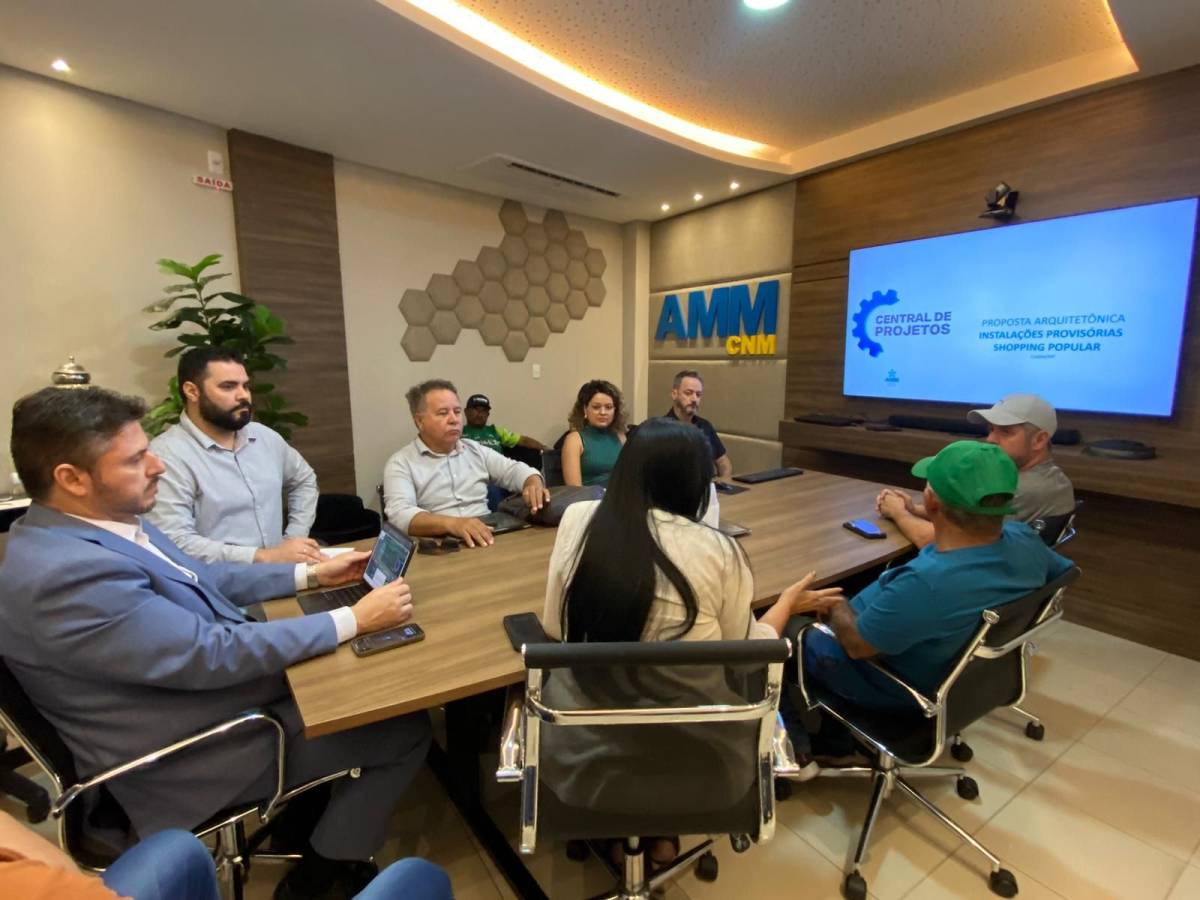 AMM apresenta projeto de instalação provisória do Shopping Popular