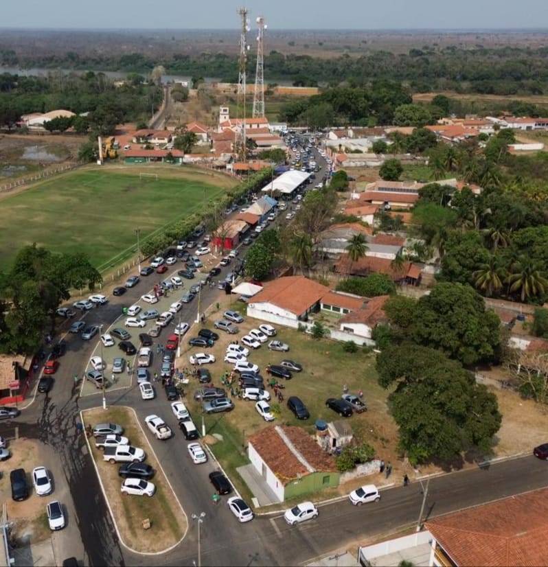 Adesivaço de Francieli e candidatos a vereadores reúne cerca de 1.200 veículos em Leverger