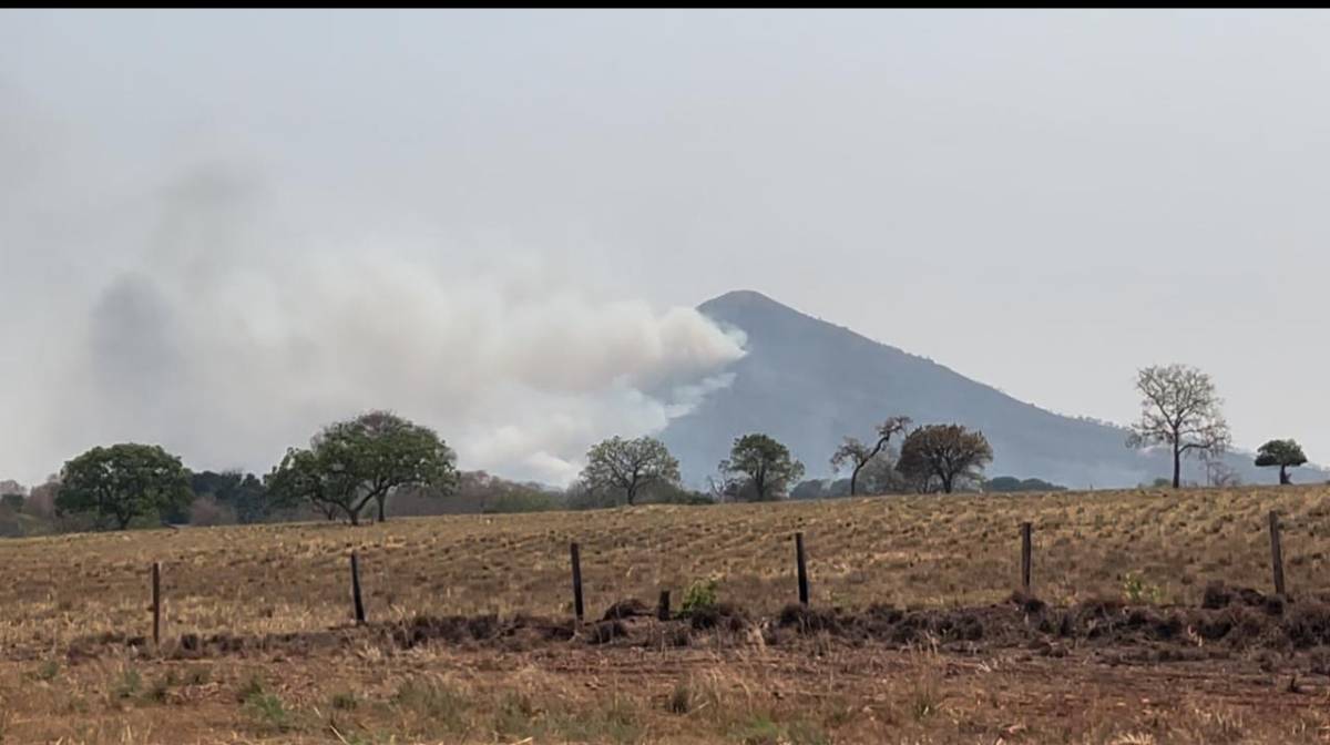 Incêndio atinge Morro de Santo Antônio;<VIDEO>