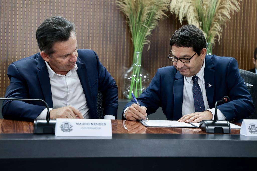 Governador empossa santo-antoniense na diretoria da Jucemat;<FOTO>