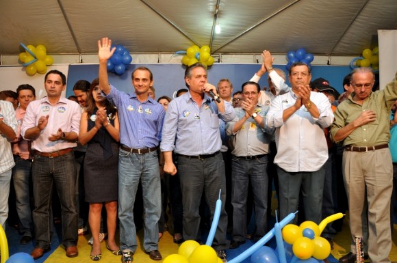 Antero homenageia aniversário de Wilson Santos