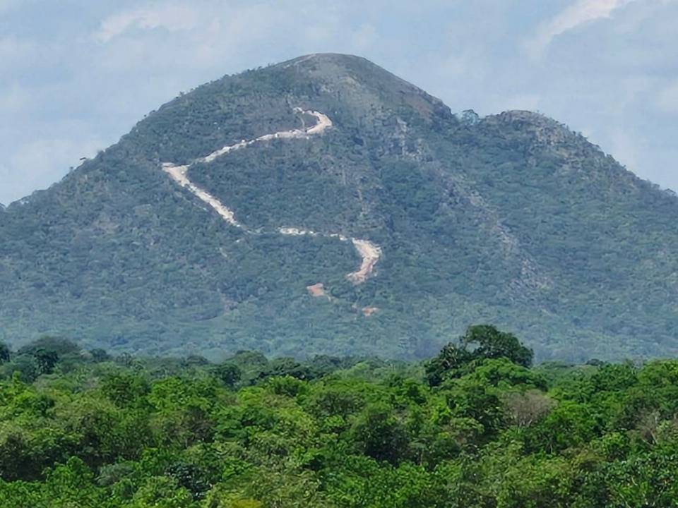 Trilha no Morro de Santo Antônio indigna população: 'ferida'; Sema emitiu licença