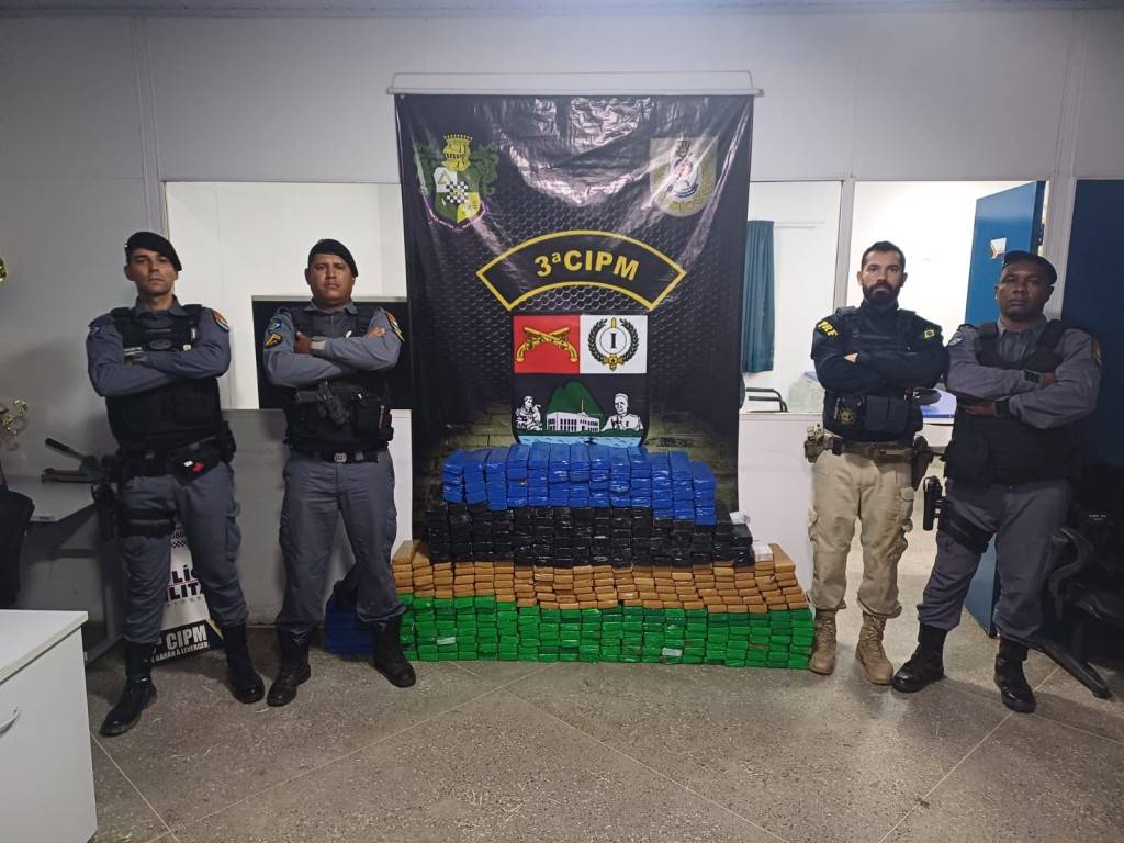 Operação conjunta entre PRF e PM apreende quase 500kg de maconha em Santo Antônio de Leverger